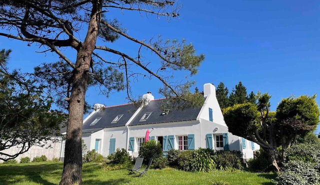 Spacious family villa with garden in Sauzon, 5 min from the port