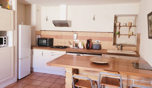 Spacious And Bright House At The Door Of Avignon