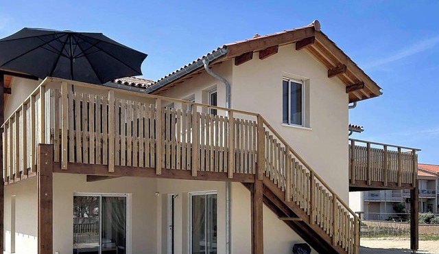 Spacious villa with parking and wifi - 10 guests