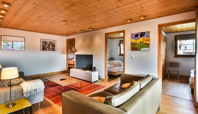 Spacious T4 in Les Gets near slopes with terrace