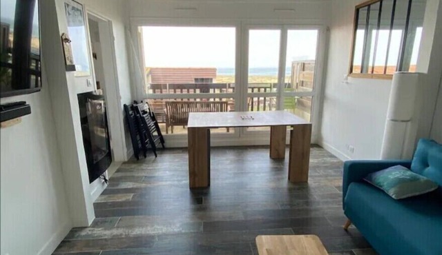 Splendid ocean-view apartment