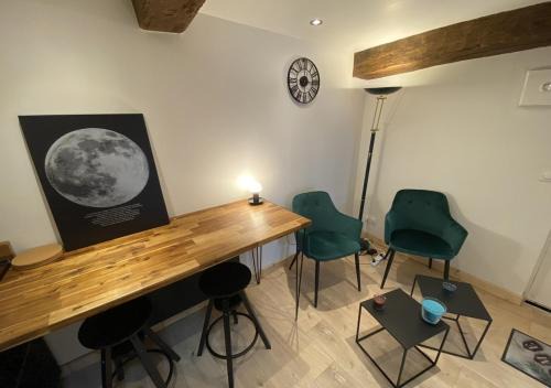 Studio au charme historique & pierres apparentes