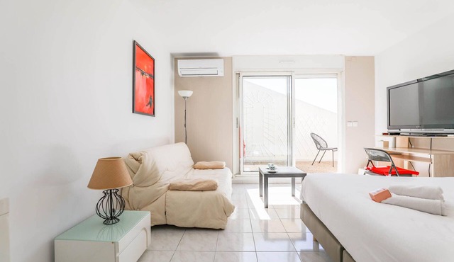 Studio avec terrasse vue mer et climatisation