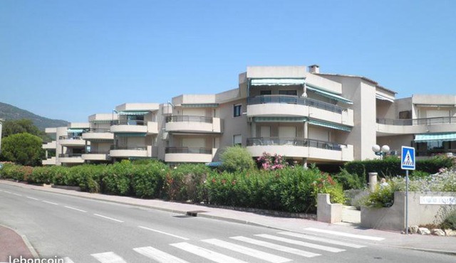 Studio de 27 m² + 70 m² de jardin à 100 m des plages