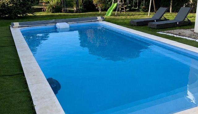 Studio flambant neuf Vannes-piscine chauffée-commodités à côté-Golfe du Morbihan