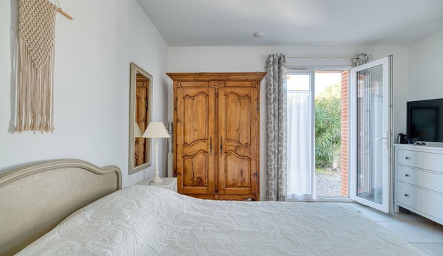 Studio 'Gîte Le Colibri' with Private Terrace, Garden, and Wi-Fi