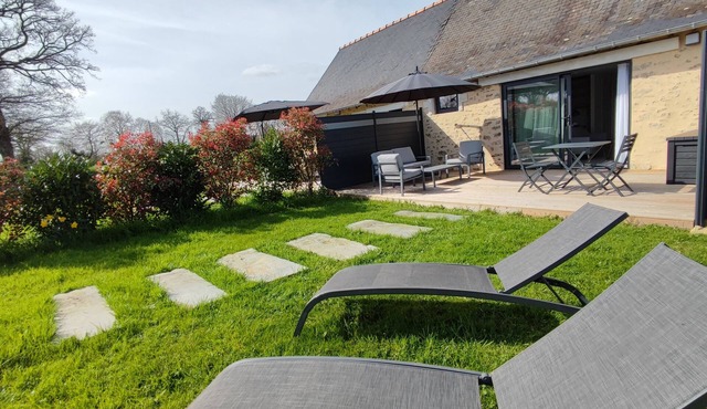 Studio 'Gîte A du Domaine de l'Epinay with Private Terrace, Private Garden and Wi-Fi