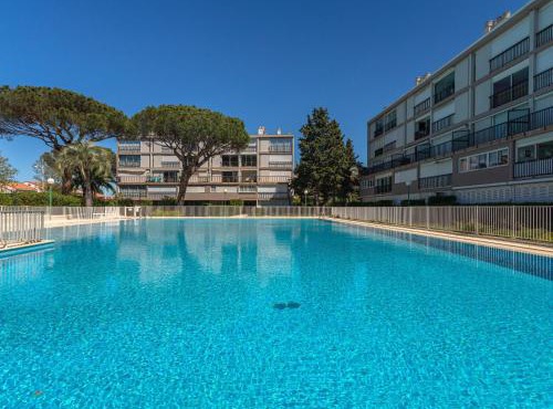 Studio Paris Saint-Tropez by Interhome