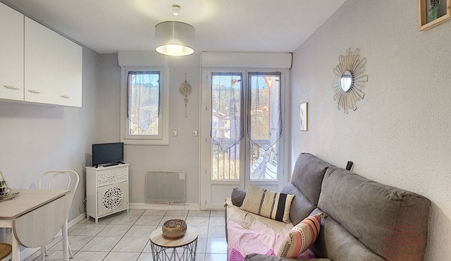 Studio with balcony - Wifi and pets allowed