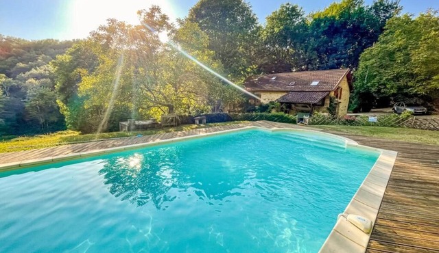 Stunning Dordogne Holiday House and private heated pool.
