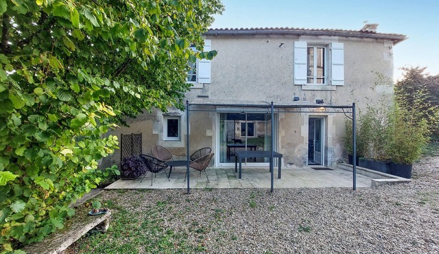 Stunning home in Dompierre-Sur-Charente