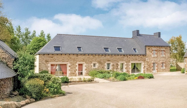 Stunning home in St Martin des Pres