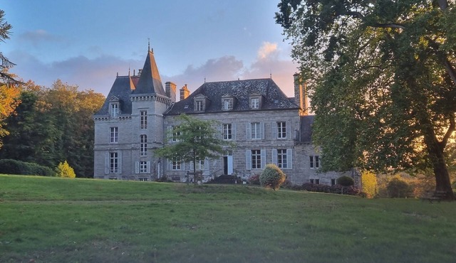 Suite in the English style at Le Château de la Coste