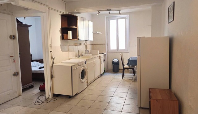 Sunny apartment right in the center of Perpignan