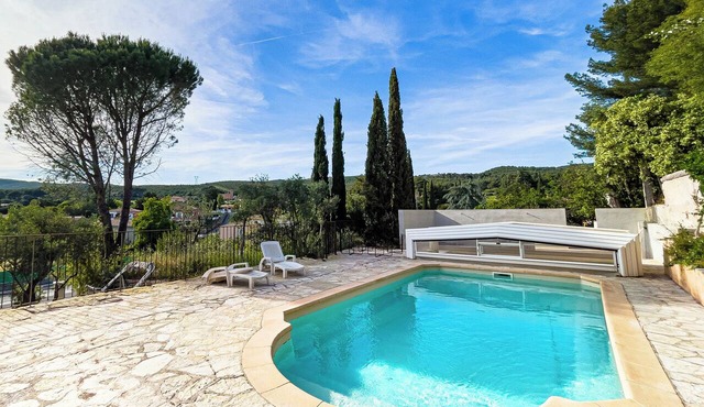Superb 4-pers T2 gîte 5mn from Castellet & Circuit Paul Ricard, 10mn from beach.