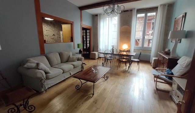 SUPERB APARTMENT IN THE HEART OF LECTOURE