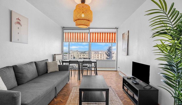 Superb Apartment with Panoramic View – Sleeps 8 – Marseille 9th District