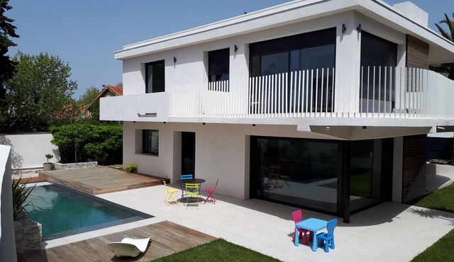 Superb house between sea and cove with swimming pool