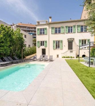 Superb villa with swimming pool & wellness area