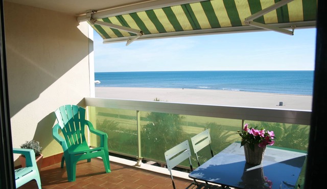 T2 SEAFRONT + TERRACE + PRIVATE PARKING+WIFI