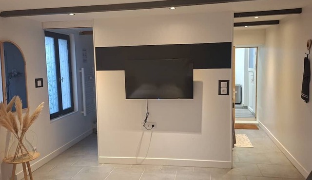 T2bis Apartment for 4 with Shared Terrace and Garden