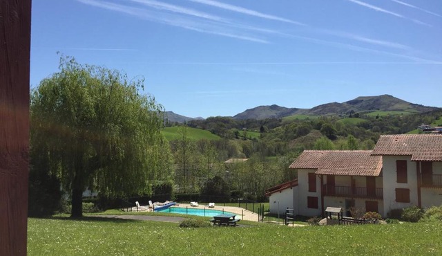 T3 pays du piment d'Espelette - résidence avec piscine chauffée