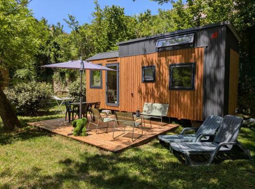 Tiny house