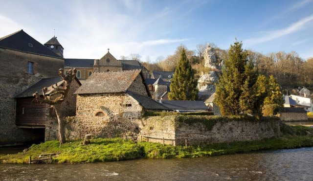 Traditional 18th-century farmhouse renovated in 2022