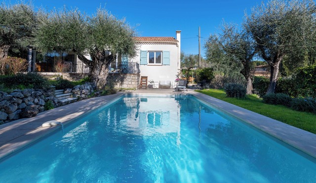 Tranquil House with Pool – Near Cannes