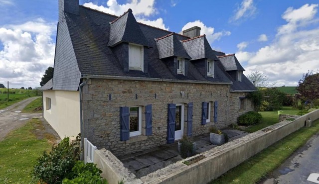 Ty Anquer House – Spacious Family Home with Garden, 2 km from Beaches