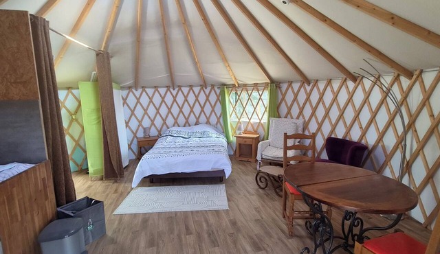 Unique, fully equipped yurt for 2 people