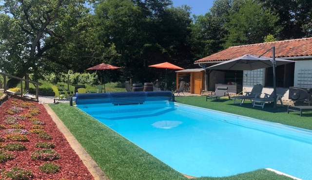 Vacation Home "Propriete Lacastelle 12 Personnes" with Pool, 2 Terraces & Wi-Fi