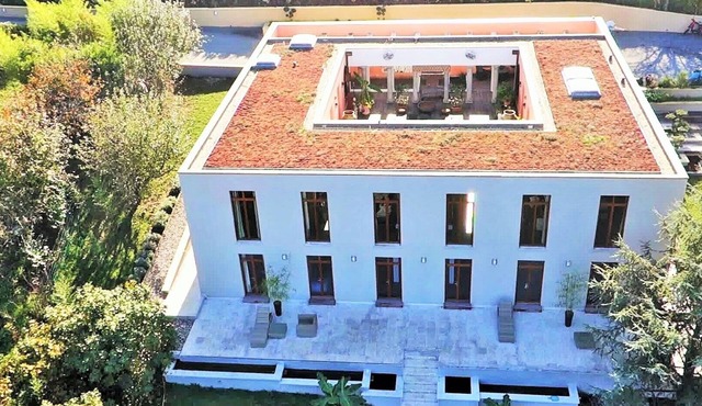 Vasco de Gama, luxury architect-designed villa, pool & spa
