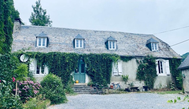 Venez Dormir chez Nous Dans Les BaRoNNieS ! Dans notre Caravane CARavelaiR 1979 ou Notre ChamBre !
