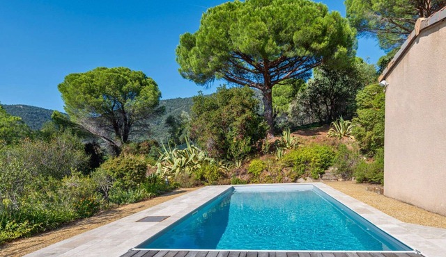 Villa églantine- Piscine- calme