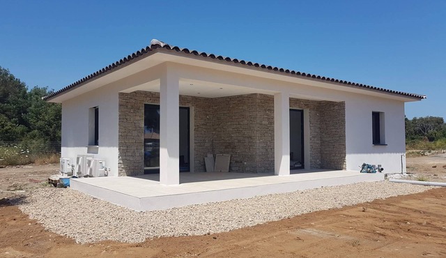 Villa 75m ² new entirely air-conditioned on private and sported property.