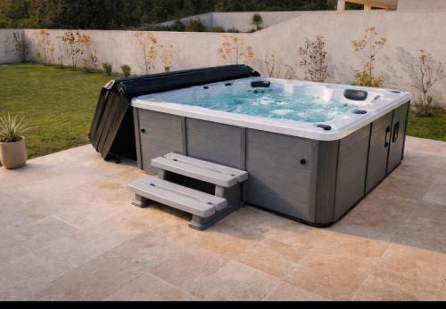 villa avec jacuzzi privé proche plage