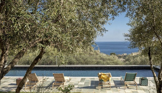 Villa Cintolino, with pool of 15m2 sea view, in a historic site in Erbalunga