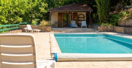 Villa confortable à Milhars avec piscine privée