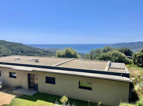 Villa d'architecte avec vue mer imprenable et piscine chauffée