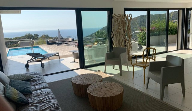 VILLA D'ARCHITECTE - HEATED SWIMMING POOL - SEA AND MOUNTAIN VIEW - 300m2 of Terraces