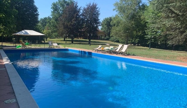 Villa 'Di Lambda' with Shared Pool, Wi-Fi and Air Conditioning
