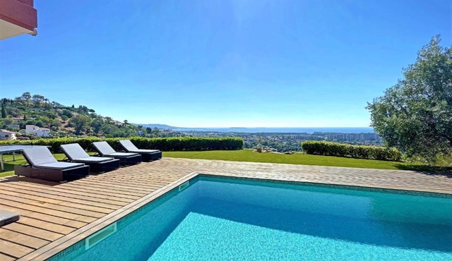 VILLA ELISA