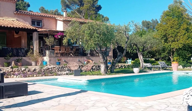 Villa l'Oliveraie sleeps 14