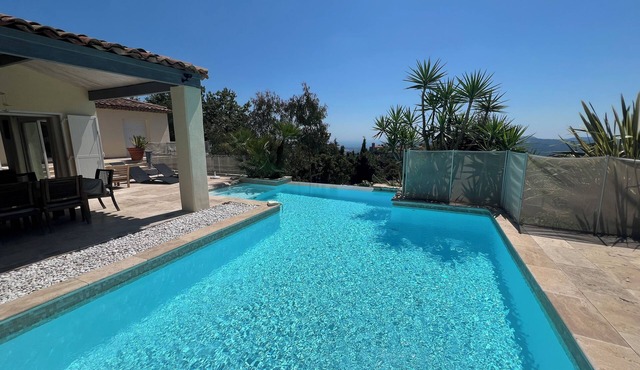 Villa private pool sea view