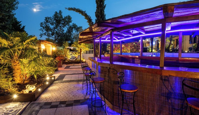 Villa Raffy: Luxury, Pool, Jacuzzi, Relaxing Underwater Bar