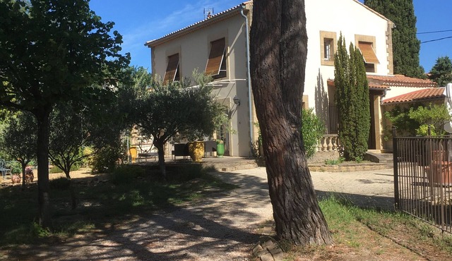Villa swimming pool South of France. Ideal for families. Pleasant Vaucluse Village