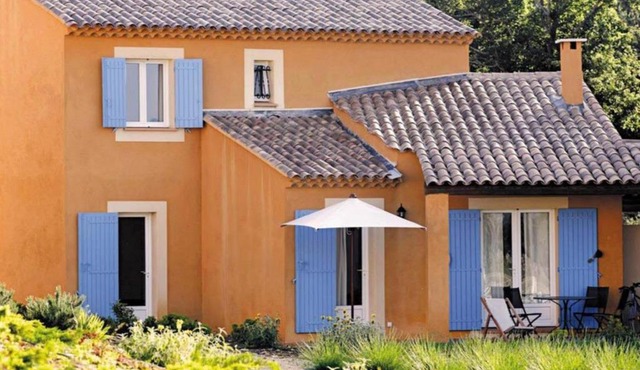 Villa with dishwasher, close to Village