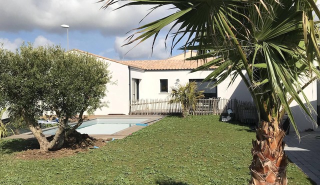 Villa with heated pool 6 people