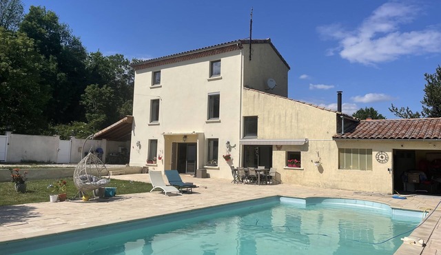 Villa with large private pool. the countryside in Valencia